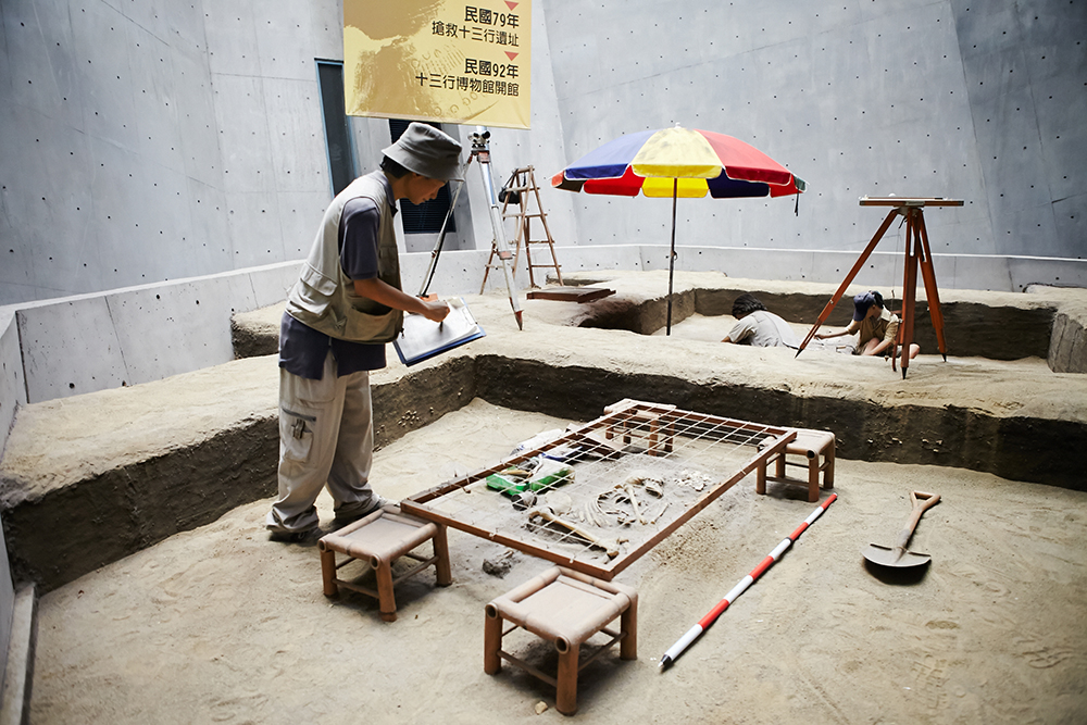 Exhibition inside Shihsanhang Museum of Archaeology
