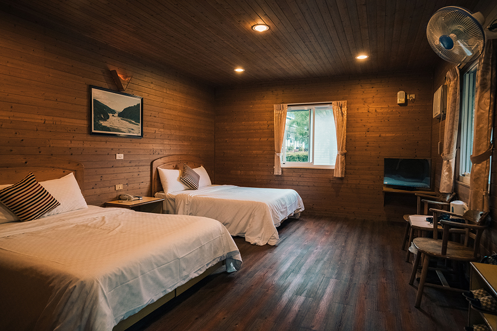 Guestroom of Ying Shih Guest House in wooden cabin