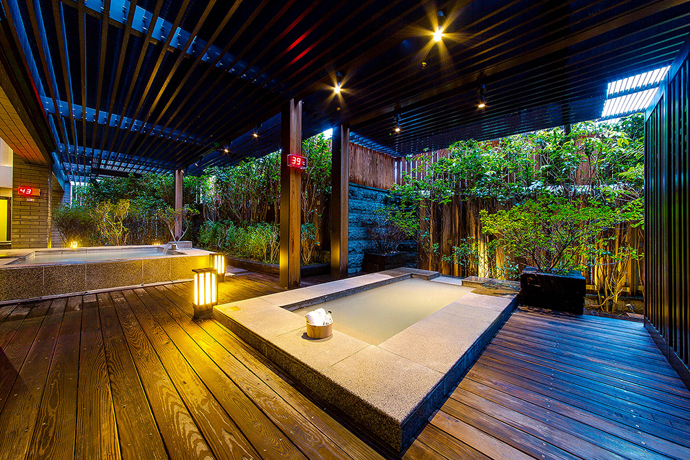 Open-air hot-spring bath area