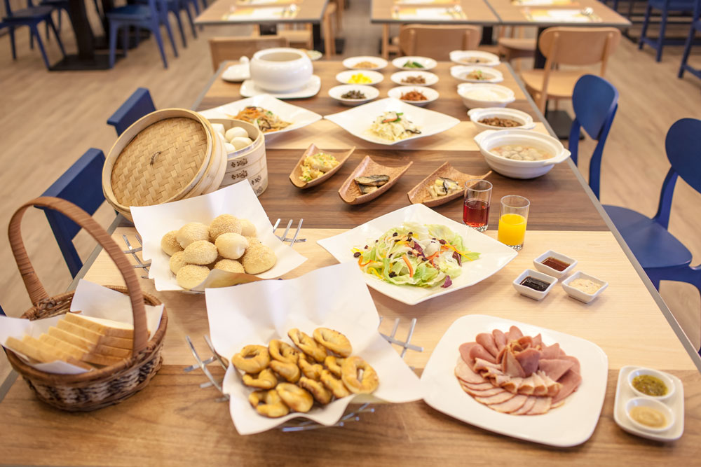 Chinese & Western breakfast