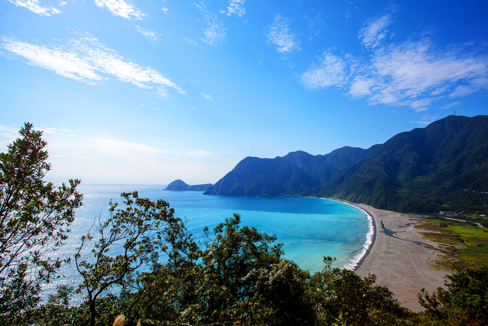 Wushibi seen from the Su-Hua Highway