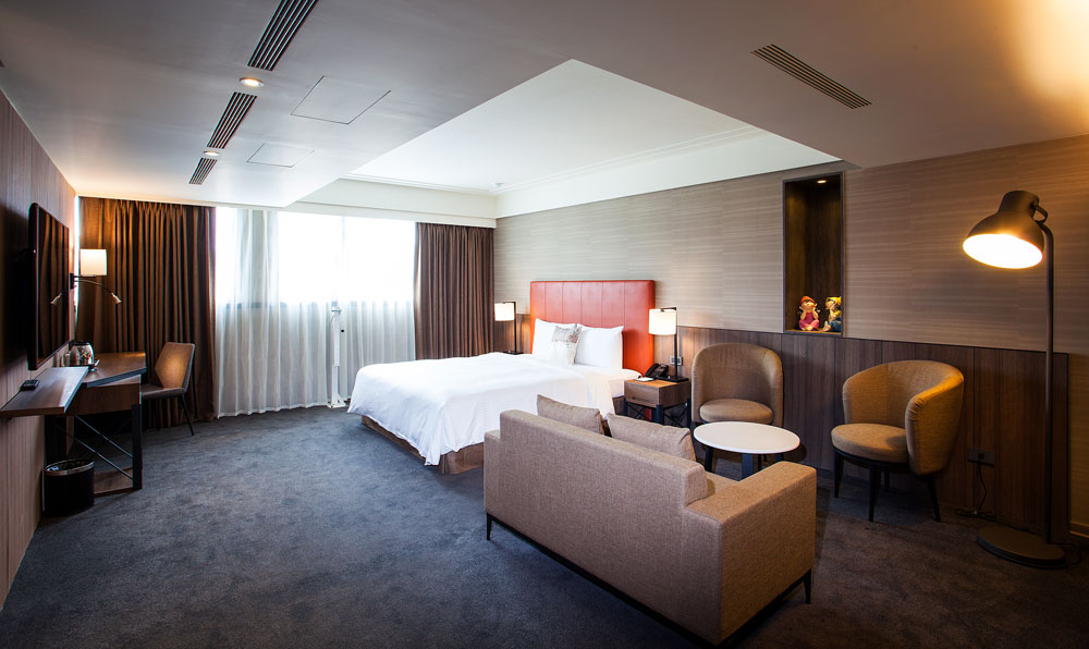 Modern spacious guestroom of Citizen Hotel