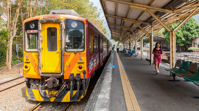 Jiji Line train at Shuili Railway Station