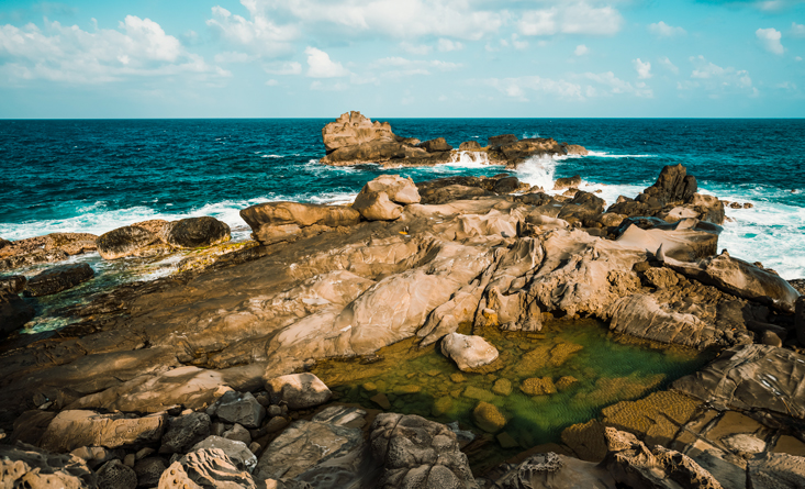 Rocky coast at Jialeshui