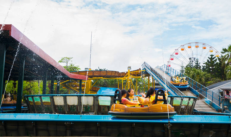 Jumbo Wave Water Park