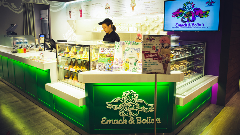 Emack and Bolio's counter inside Xinyi Eslite