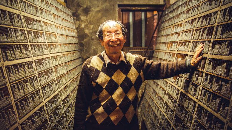 The owner of Feng Yi Printing Shop