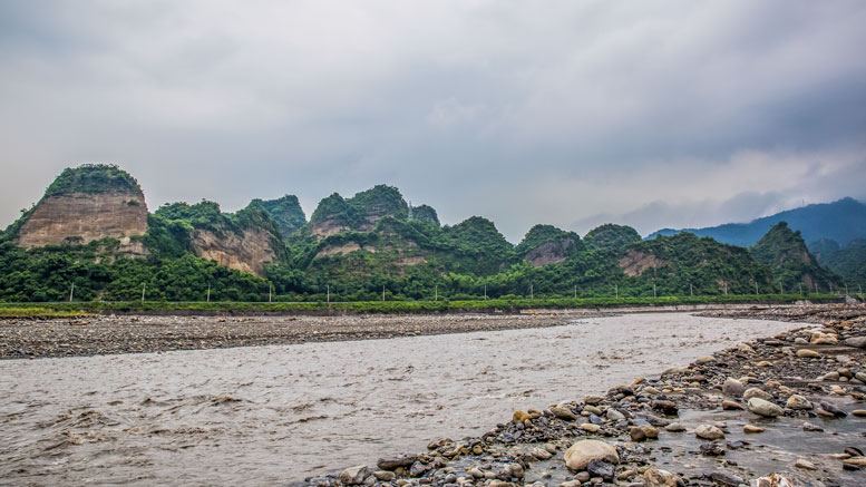 The 18 Arhats Mountains west of the Laonong