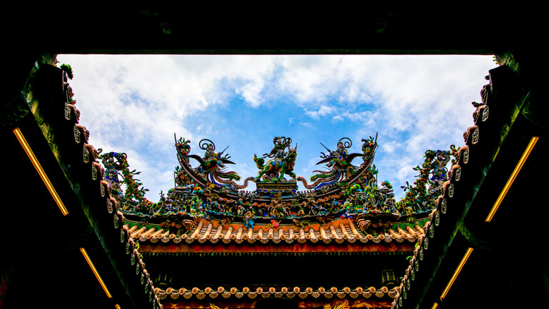 Roof of Zhenlan Temple