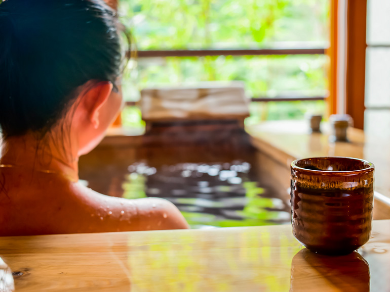 Hot-spring bathing in Wulai