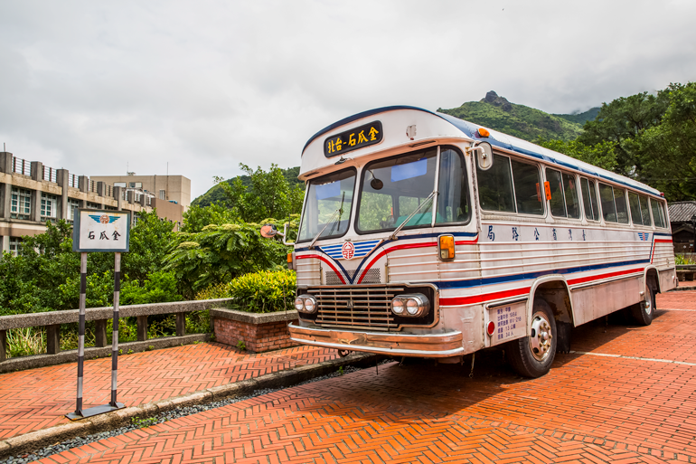 Old Taipei-Jinguashi bus