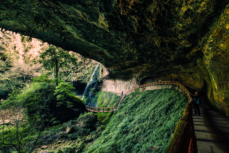 Songlong Rock Waterfall