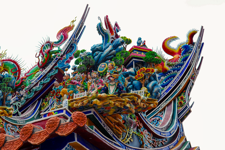 Colorful temple roof decoration
