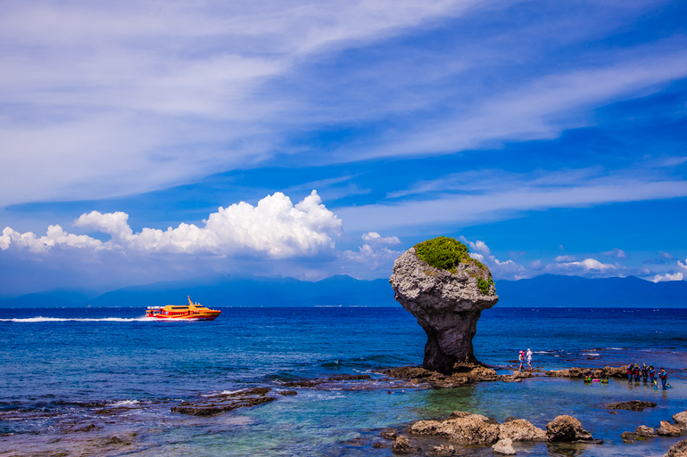 Vase Rock on Xiao Liuqiu