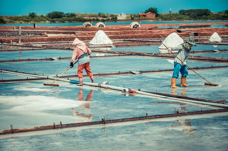 Jingzaijiao Tile-paved Salt Fields