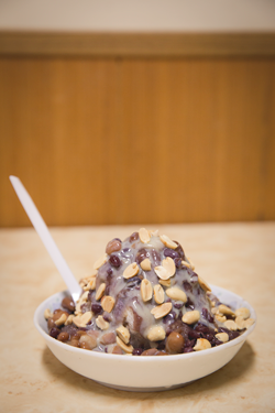 Shaved ice with adzuki beans and peanuts