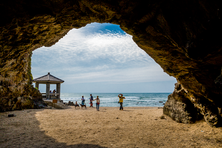 Shimen Arch