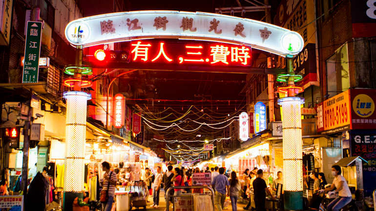 MRT LIUZHANGLI Station (捷運六張犁站)　