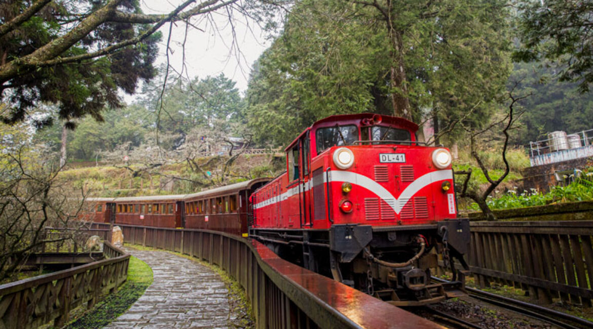 alishan railway tour