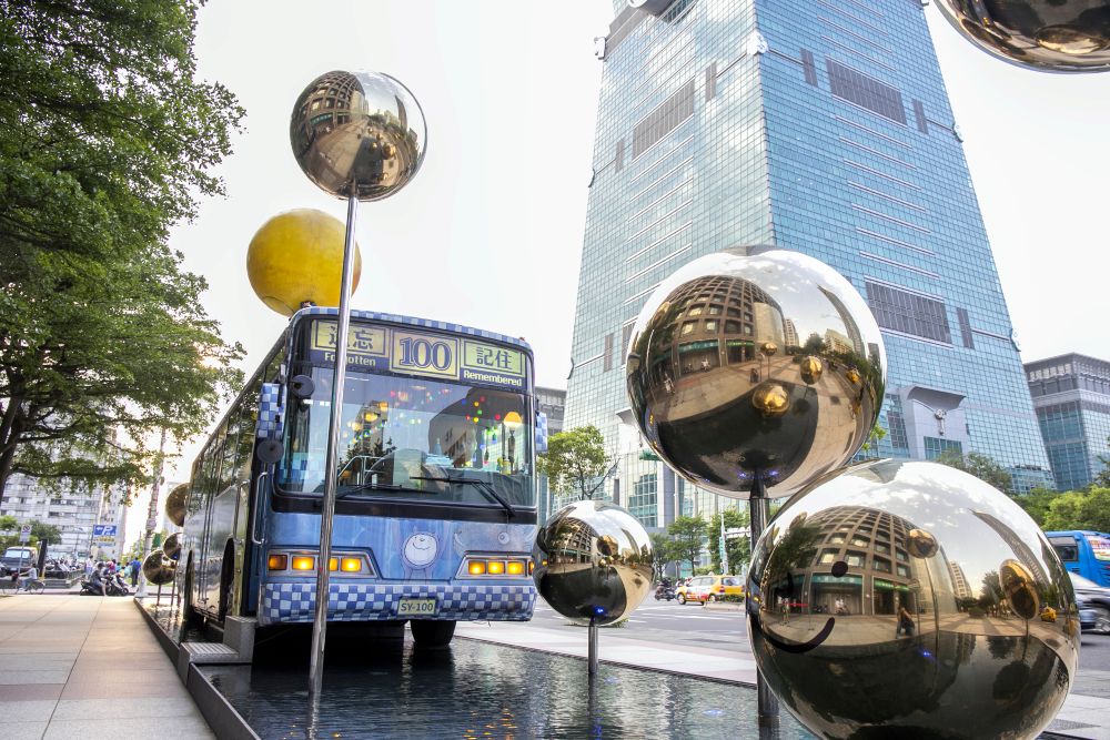 Jimmy's Moon Bus