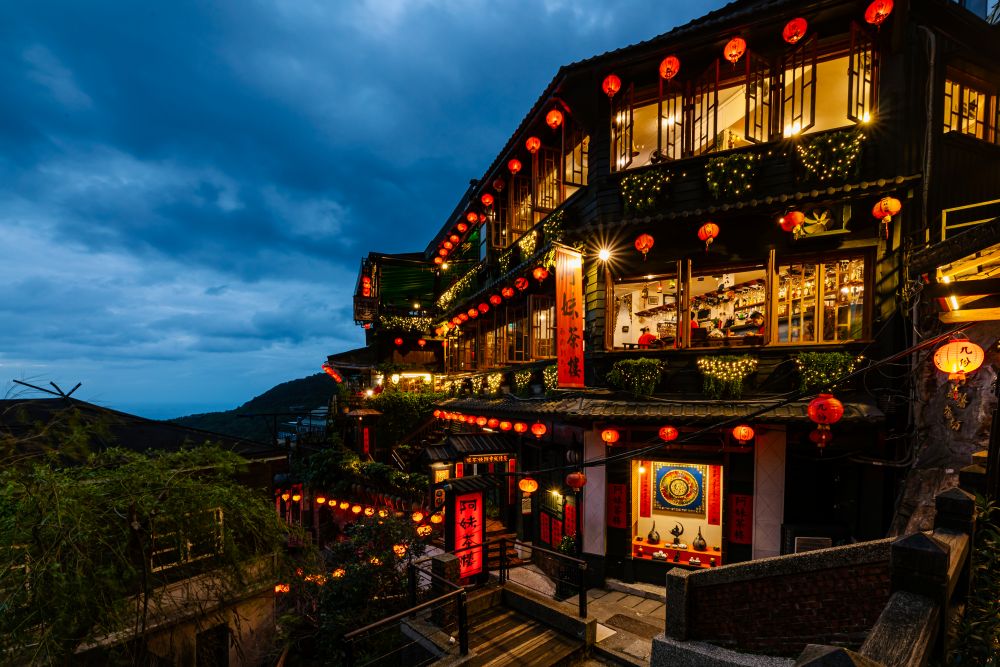 Red lanterns lighting up in Jiufen in the evening